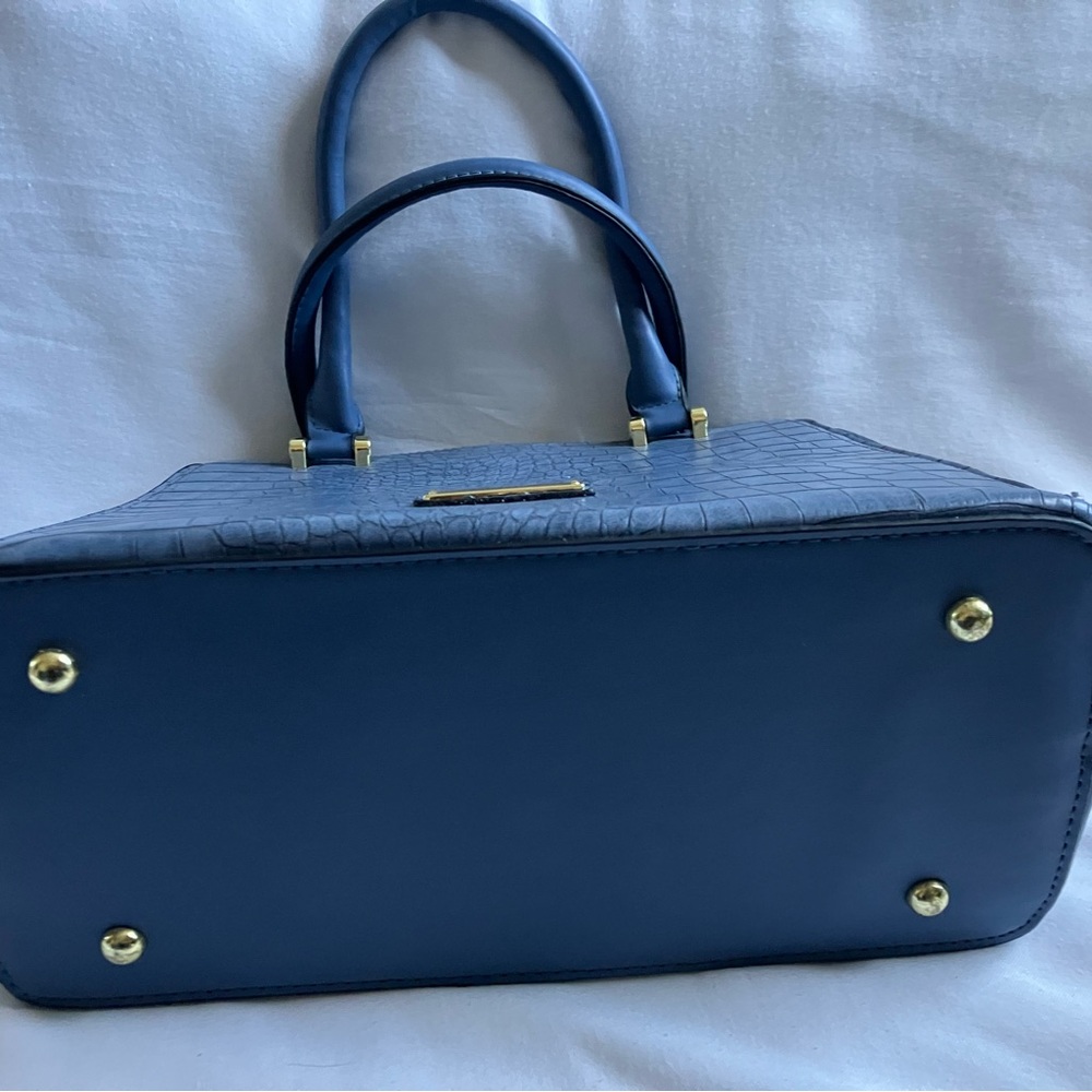 VINTAGE London Fog Blue Croc-Embossed Bag with Crossbody Strap NWOT - Picture 6 of 15